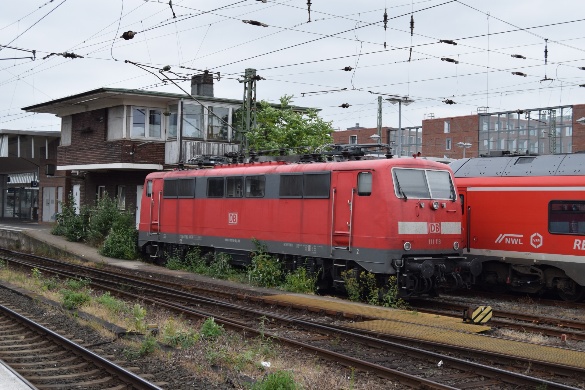 68354a3d12f18_1748322877.jpg