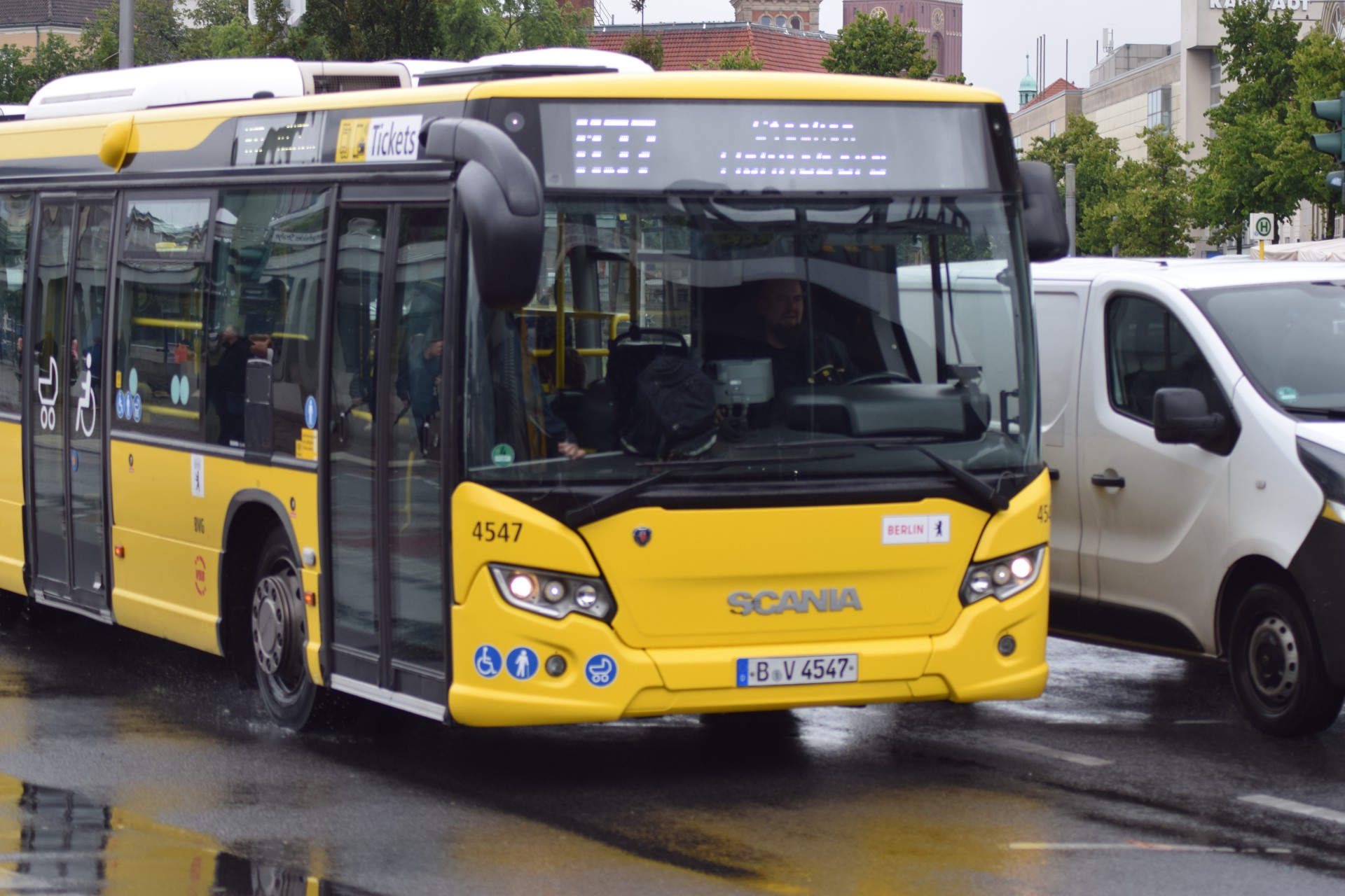 6883cdd420d47_1753468372.jpg
