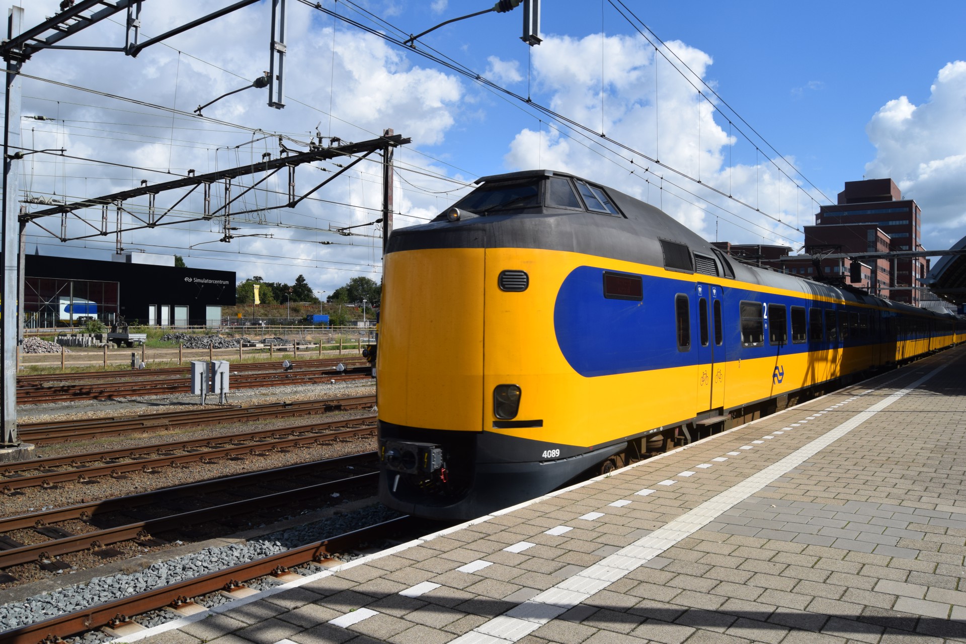 68415faf1efbe_1749114799.jpg